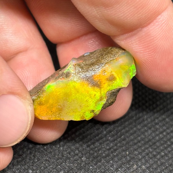 Vividly Bright Professional Grade Rough Ethiopian Opal For Lapidary Cutting - Picture 3 of 10